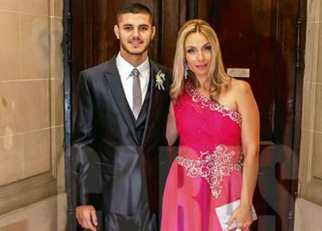 Analía Rivero con su hijo el día del casamiento con Wanda.