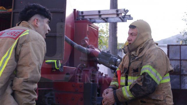 Un voraz incendio consumió un depósito en Paraná