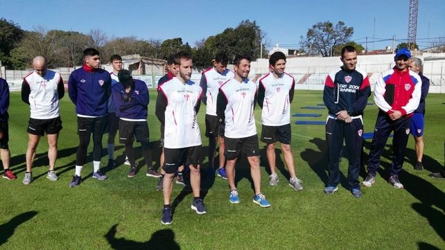 Atlético Paraná puso primera de cara al Federal A