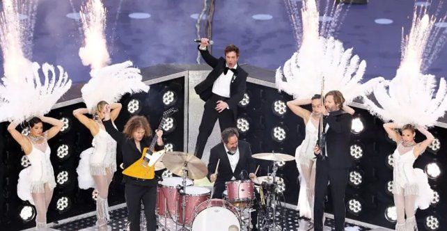 The Killers brilló en recital en el final de la Champions League