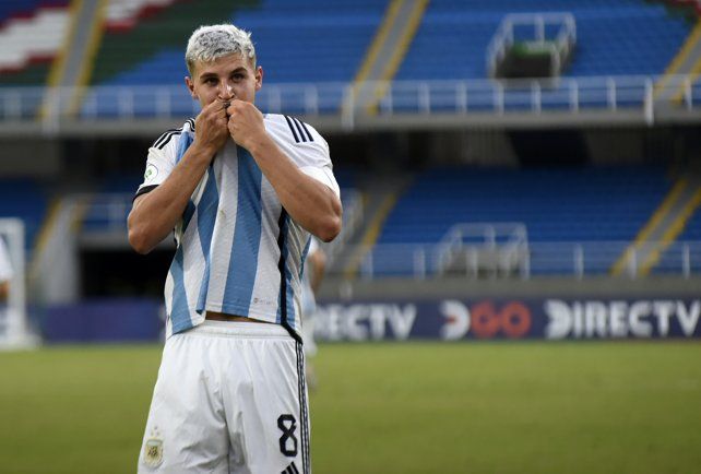 Grito de esperanza. Gino Infantino anotó el único gol del equipo de Javier Mascherano. El volante canalla jugó un buen partido.