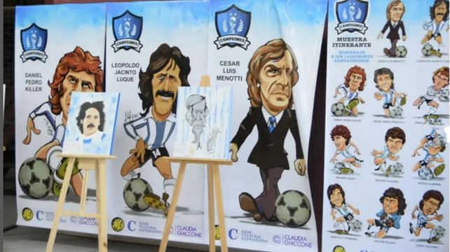 La muestra itinerante homenaje a los campeones recorre los lugares de nacimiento de los ex jugadores que alzaron la Copa del Mundo.