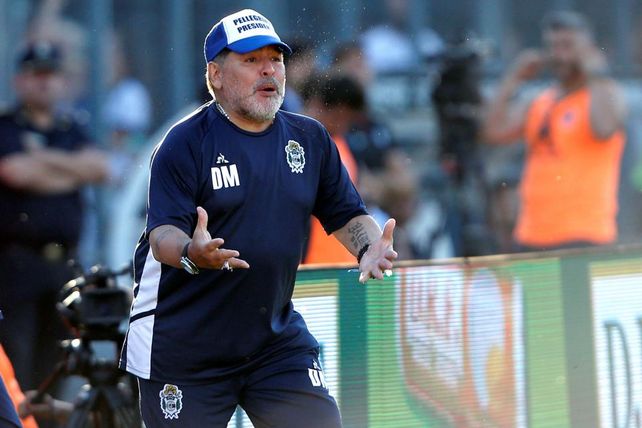 Gimnasia arranca el operativo salvación de la mano de Maradona