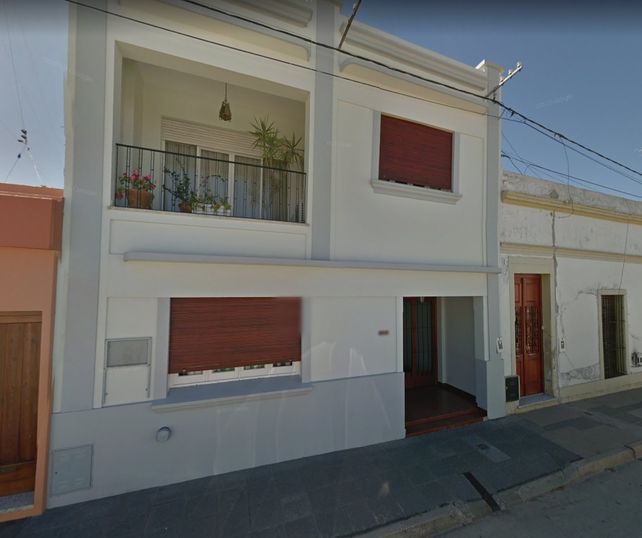 Escaladores. Los dos ladrones treparon por el balcón de la vivienda de calle Laprida.