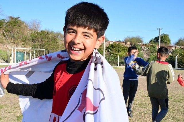 La propuesta contempla la apertura de la&nbsp;Escuela de River&nbsp;en el barrio&nbsp;Antártida Argentina&nbsp;