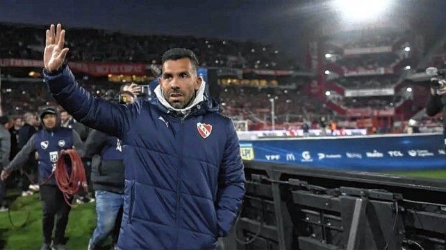 Carlos Tevez se va de Independiente luego del partido ante Platense.