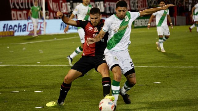 Newells juega con los dientes apretados