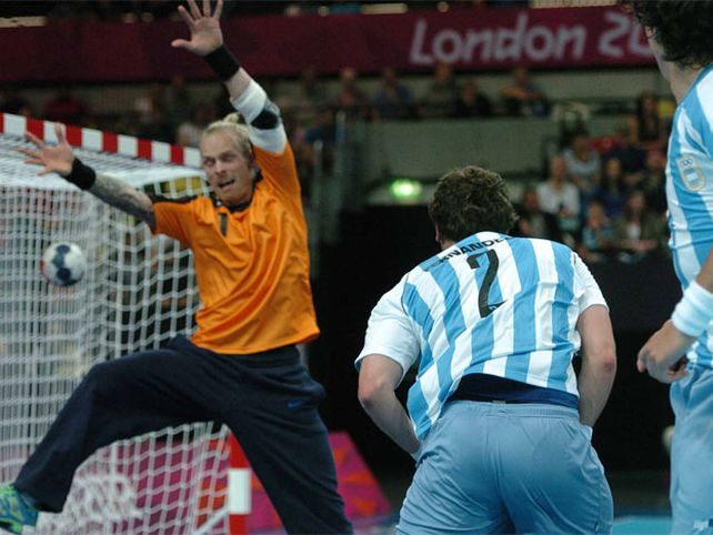 El handball argentino cayó con Islandia en el debut