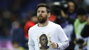 Lionel Messi homenajeó a Pelé en la previa.