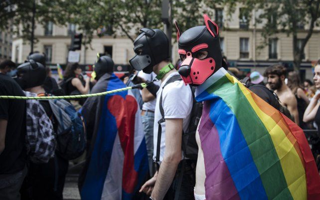 Marcha anual del Orgullo Gay en París. La marcha de este año se produce en medio de una furia generalizada y preocupación en Europa por la legislación de Hungría, país miembro de la UE, que prohibirá mostrar contenido sobre temas LGBTI a niños.