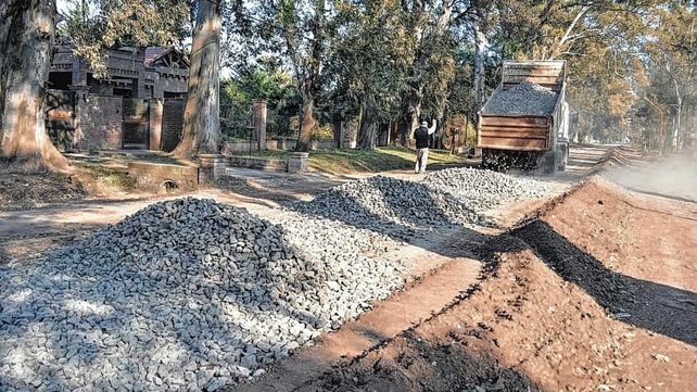 Sauce Viejo: adquirieron $9.000.000 en material para la mejora de calles y caminos