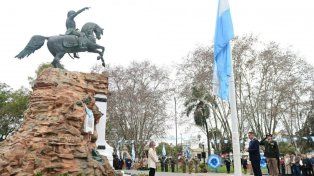 Concepción del Uruguay y Gualeguaychú homenajearon al General San Martín