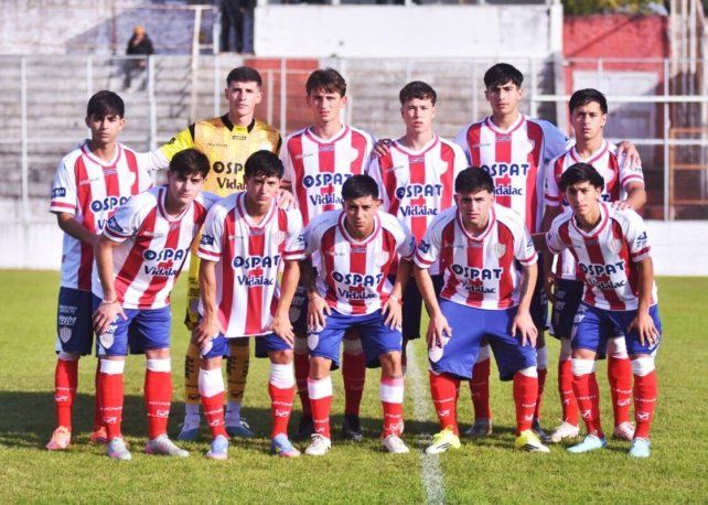 Atlético Paraná venció a Unión por penales y se clasificó finalista de la Copa Túnel Subfluvial.
