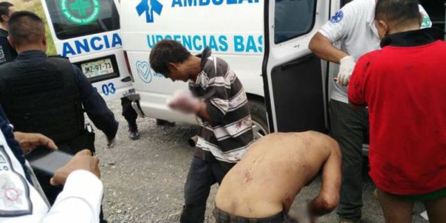 Espeluznante. Dos de los mutilados a quienes los narcos les cortaron las manos.&nbsp;