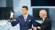 Cristiano Ronaldo celebró efusivamente haber sido elegido como el primer The Best que entrega la Fifa.&nbsp;