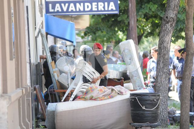 Se atrincheró por más de tres horas con una granada por un conflicto con su esposa