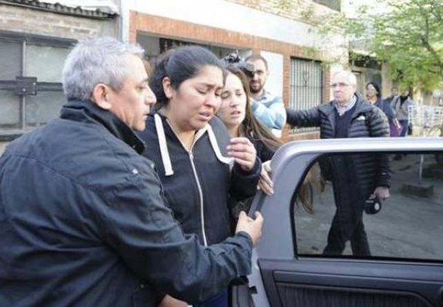 Pavoroso. La madre del bebé asesinado por un joven ebrio al volante.