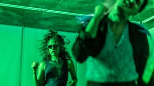 La performance Antes que se acabe el mundo, de la compañía de la compañía española Si los martes fueran viernes, se verá en el festival El Cruce