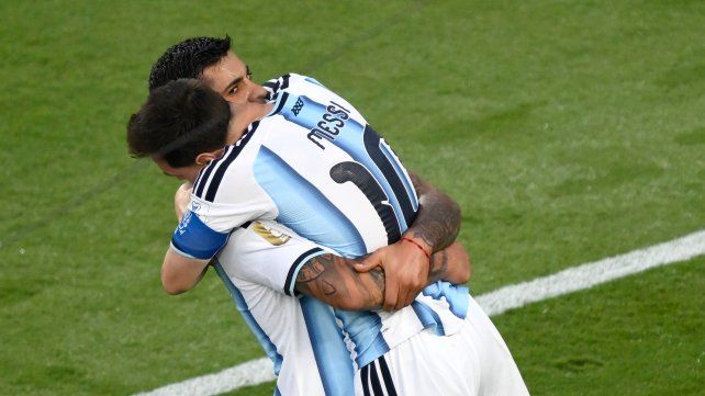 Cuti Romero destacó la actuación de Messi en el debut ante Argelia en el Mundial.