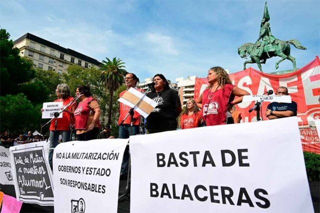 La violencia que hay en Rosario es una carga psicológica muy importante para los trabajadores de la educación