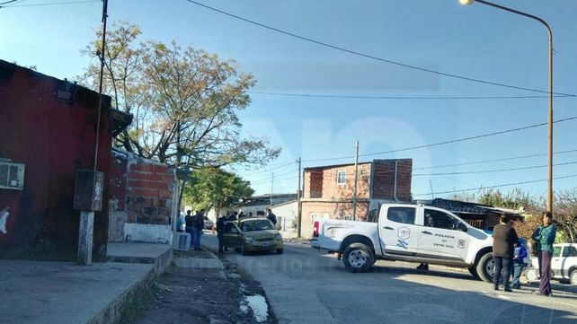 Por atrás. La víctima recibió dos disparos por la espalda cuando empujaba el auto que se había parado.&nbsp;