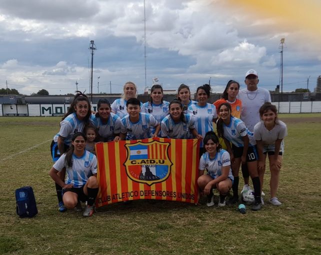 Def. Unidos (1ª Div.) - Agustina Córdoba, Ivana Trovatori, Yanina Suárez, Magalí Castro, Jésica Caballero, Micaela Avila, Micaela Impalari, Teresita Rodríguez, Aldana Pucheta, Candela Caballero, Florencia Núñez, Samira Sequeira, Fran Fernández, Sofía Pereyra y Sandra López.
