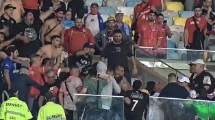El Consulado argentino en Río de Janeiro asistió a los hinchas de Argentinos reprimidos por la policía en el Maracaná.