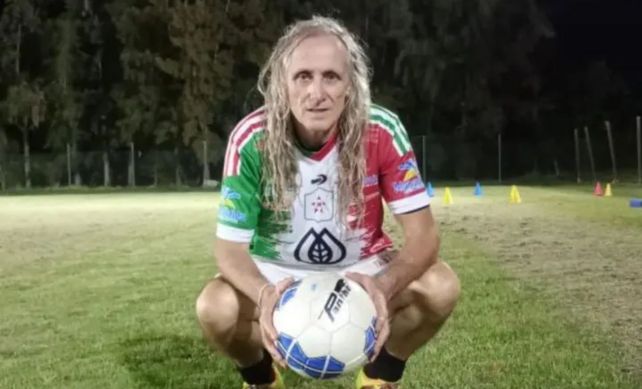 Robert Carmona defiende en la presente temporada la camiseta de Juventud Melilla.