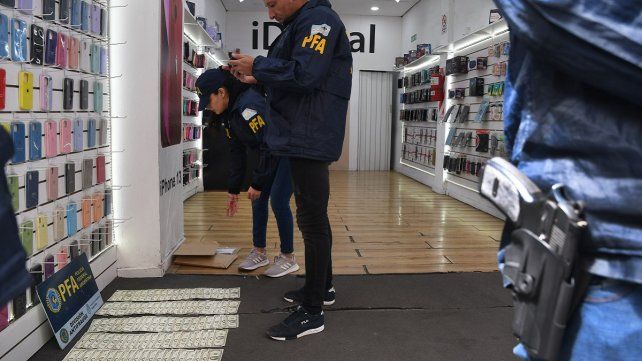Decomisan US$ 800.000 en cuevas de Buenos Aires