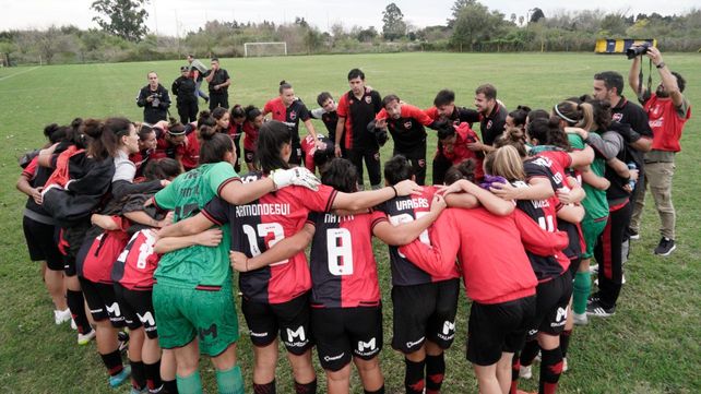El plantel del fútbol femenino de Newells