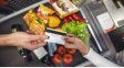 Menos poder adquisitivo: cada vez más argentinos pagan con tarjetas de crédito las compras del súper
