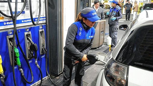 YPF aumentó las naftas 3