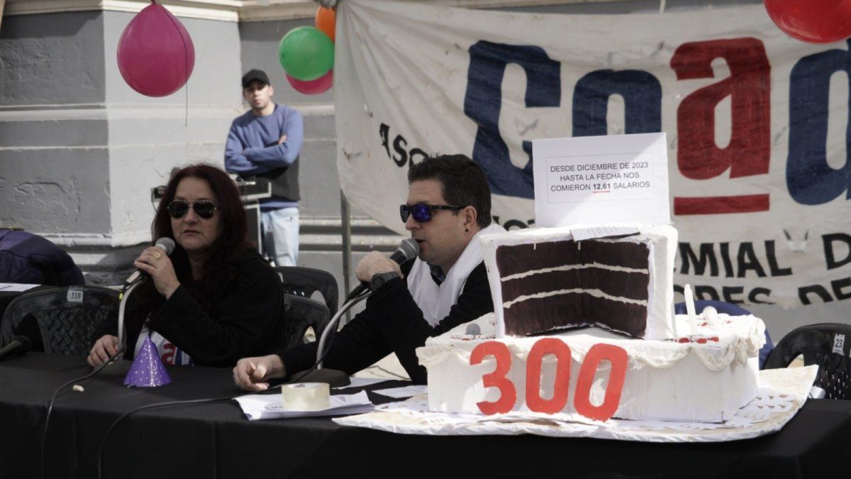 Financiamiento universitario: docentes de la UNR protestan por 300 días sin cumplir la ley