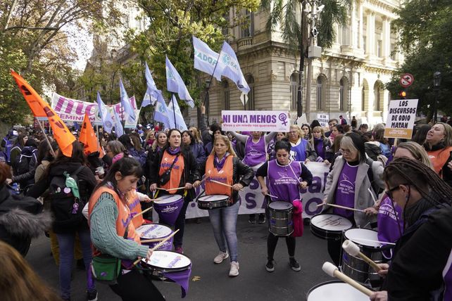 Masiva marcha de Ni Una Menos en Rosario: todas las fotos de la ...