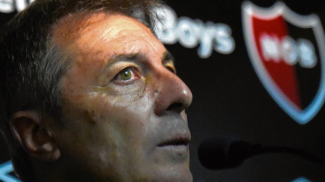 Kudelka sigue a la espera de la llegada de refuerzos para Newells.
