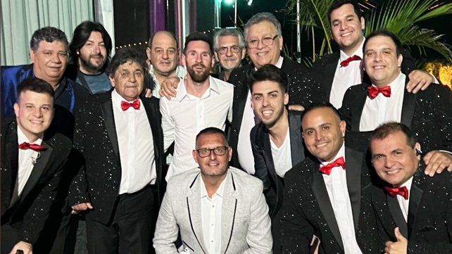 Lionel Messi estuvo a pura cumbia con Los Palmeras