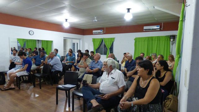 Asamblea. Hacedores del arte debatieron en Larroque la problemática que los afecta.