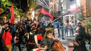 Los hinchas de Colón preparan un gran banderazo en Buenos Aires antes de la final contra Vélez.