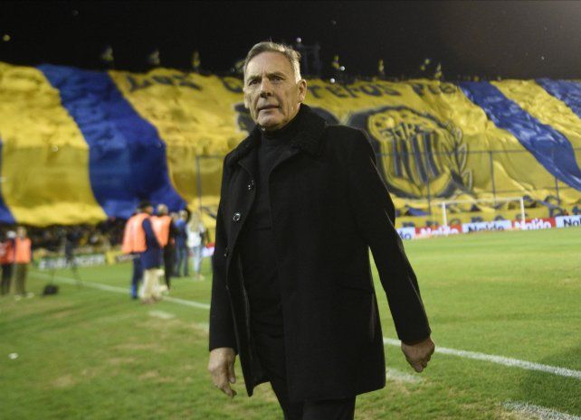 Russo podría presentar ante Belgrano un planteo táctico diferente al exhibido con River en el Gigante.