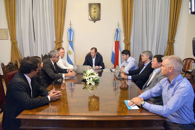 Presentaron ambicioso proyecto de 600 millones de dólares para instalar un puerto en Diamante