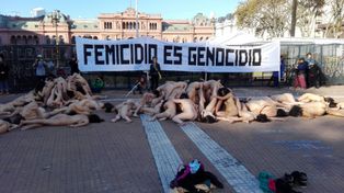 Se desnudaron frente a la Casa Rosada para protestar contra la violencia de género