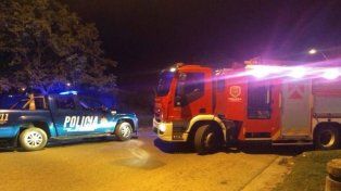 Un incendio en barrio Guadalupe afectó a un hogar de menores: el humo obligó a evacuar a los niños del Hogar Estrada.