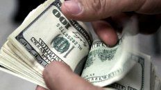 La presión para devaluar el peso se mantiene firme en el mercado. La presión para devaluar el peso se mantiene firme en el mercado.