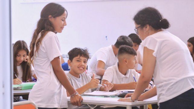 El ministro de Educación de Santa Fe confirmó el calendario escolar para el 2024 y el llamado a paritarias