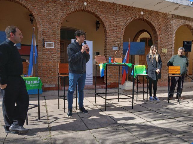 Autoridades presentes en la presentación del Maratón.