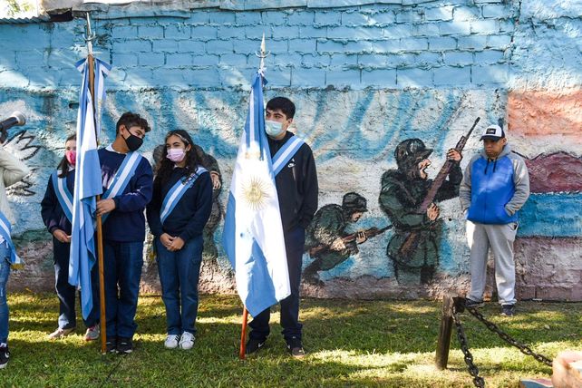 Emotivo acto en la plaza Soldado Desza: Malvinas está en el corazón de nuestro pueblo