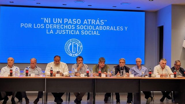 La CGT marcha contra el DNU y ATE denunció penalmente a Milei
