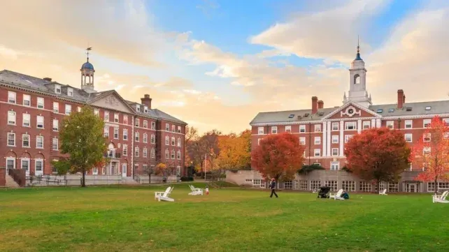 Universidad de Harvard: el gobierno no permitirá la inscripción de extranjeros