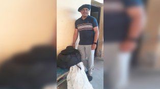 El joven de 29 años decidió viajar a dedo para cumplir su sueño de participar en la 53 edición del Festival Nacional de Jineteada y Folclore de Diamante&nbsp;