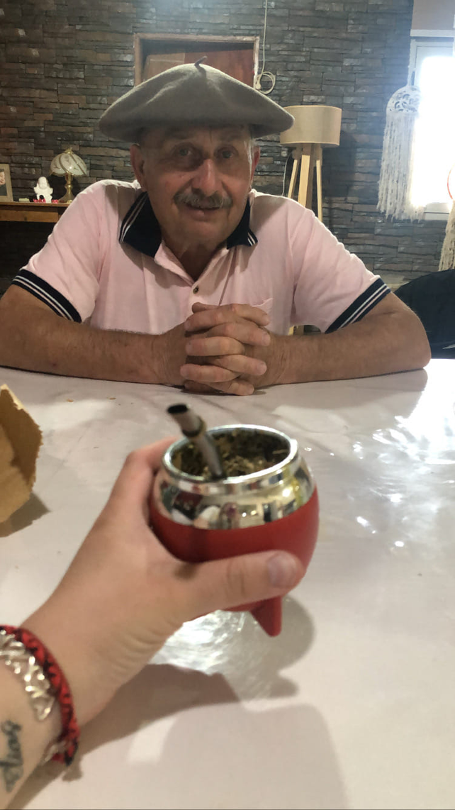 Daniel Malacalza era una persona muy querida en la zona. Muy apreciado en las localidades de Murphy, Carmen, Chovet y en Venado Tuerto. 